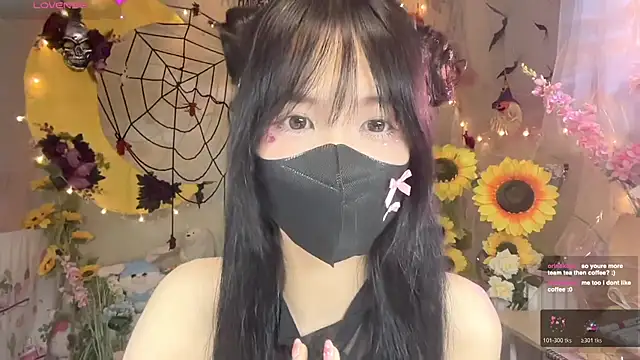 Snapshot of Your-Sunshine chatting on 10/31/25, 05:03 Your-Sunshine online show from 10/31/25, 05:03