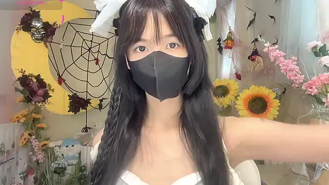 Snapshot of Your-Sunshine chatting on 11/02/25, 04:48 Your-Sunshine online show from 11/02/25, 04:48