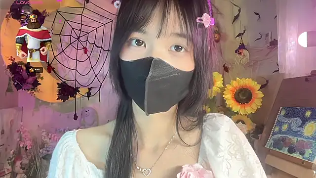 Snapshot of Your-Sunshine chatting on 11/10/25, 05:45 Your-Sunshine online show from 11/10/25, 05:45