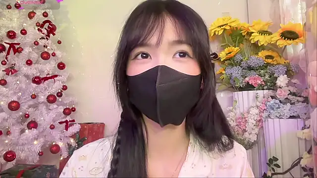 Snapshot of Your-Sunshine chatting on 11/17/25, 06:30 Your-Sunshine online show from 11/17/25, 06:30