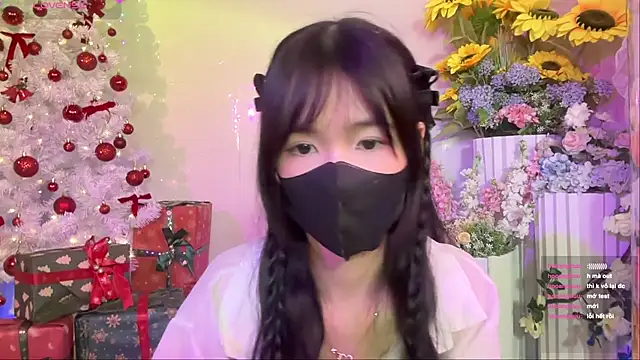 Snapshot of Your-Sunshine chatting on 11/18/25, 02:21 Your-Sunshine online show from 11/18/25, 02:21