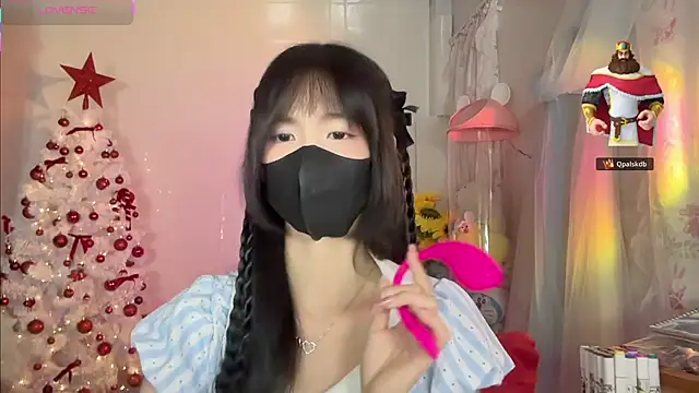 Snapshot of Your-Sunshine chatting on 12/05/25, 03:30 Your-Sunshine online show from 12/05/25, 03:30