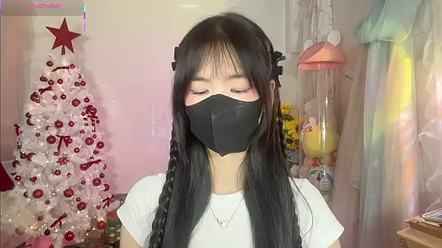 Snapshot of Your-Sunshine chatting on 12/15/25, 04:00 Your-Sunshine online show from 12/15/25, 04:00