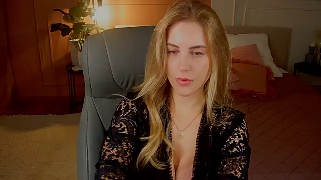 Snapshot of anita_blairr chatting on 10/09/25, 12:52 anita blairr online show from 10/09/25, 12:52