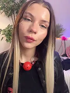 Snapshot of KittyKatyDream chatting on 02/03/25, 07:31 KittyKatyDream online show from 02/03/25, 07:31