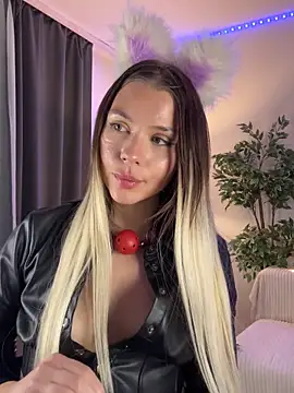 Snapshot of KittyKatyDream chatting on 02/06/25, 08:45 KittyKatyDream online show from 02/06/25, 08:45