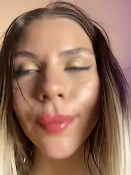 Snapshot of KittyKatyDream chatting on 03/14/25, 03:58 KittyKatyDream online show from 03/14/25, 03:58