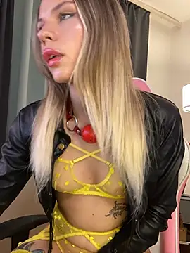 Snapshot of KittyKatyDream chatting on 03/13/26, 05:30 KittyKatyDream online show from 03/13/26, 05:30