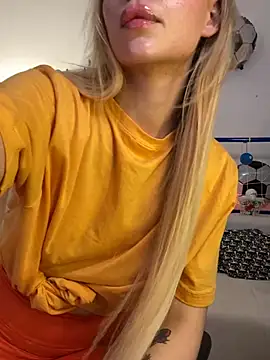 Snapshot of KittyKatyDream chatting on 06/25/26, 03:05 KittyKatyDream online show from 06/25/26, 03:05