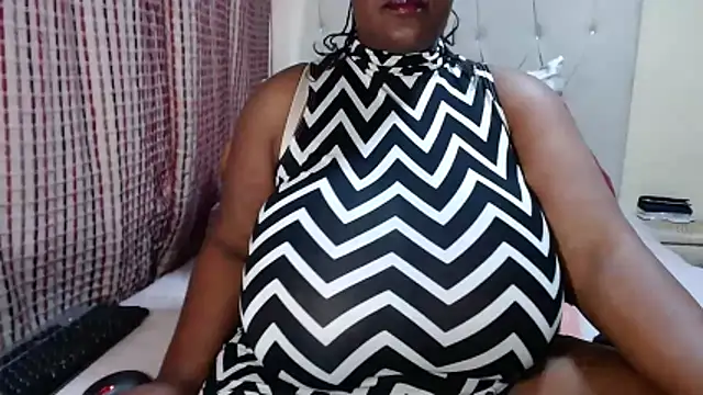 CHOCOLATEDARKBUSTYX online show from 05/15/26, 06:09