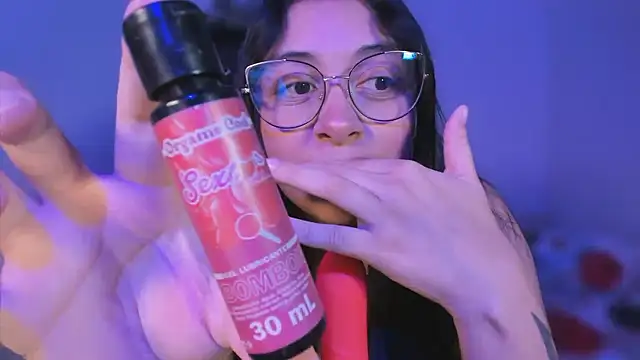 Soysofiarodrigu online show from 03/04/25, 10:27