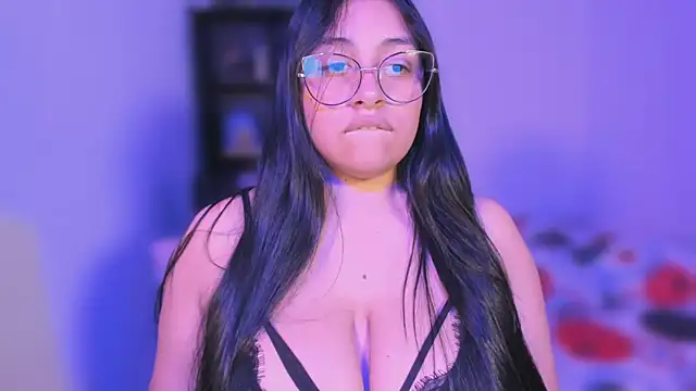 Soysofiarodrigu online show from 03/05/25, 07:49