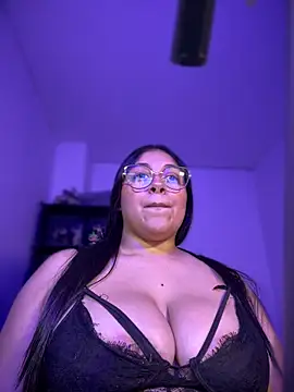 Soysofiarodrigu online show from 03/05/25, 10:54