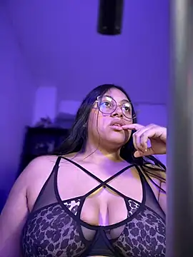 Soysofiarodrigu online show from 03/07/25, 10:21