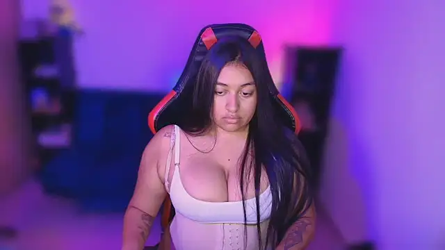 Soysofiarodrigu online show from 10/17/25, 11:18