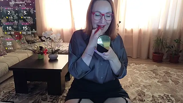 Snapshot of LybovNTV chatting on 02/10/25, 04:30 LybovNTV online show from 02/10/25, 04:30