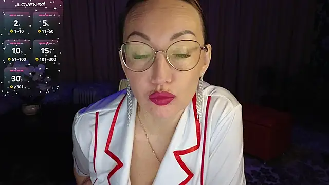 Snapshot of LybovNTV chatting on 03/10/25, 07:40 LybovNTV online show from 03/10/25, 07:40