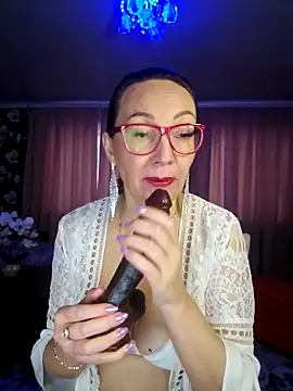 Snapshot of LybovNTV chatting on 03/11/25, 02:43 LybovNTV online show from 03/11/25, 02:43