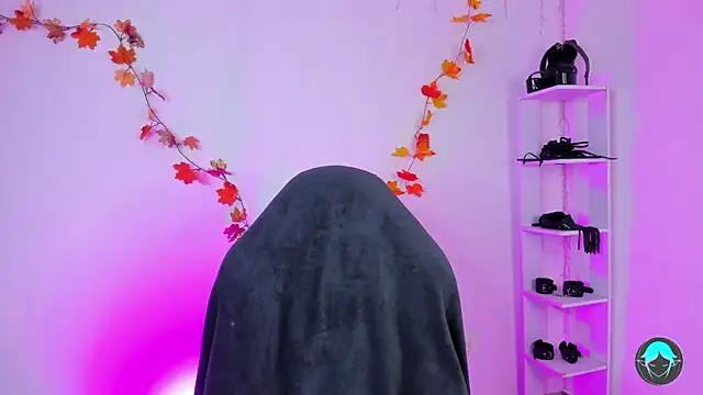 Snapshot of sofi_elfqueen chatting on 02/21/26, 11:39 sofi elfqueen online show from 02/21/26, 11:39