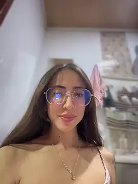 lauravasquez online show from 03/11/25, 10:31