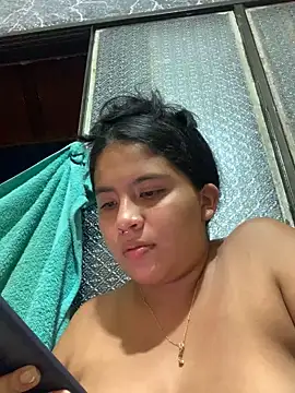 moncerrat luna online show from 12/01/24, 11:14