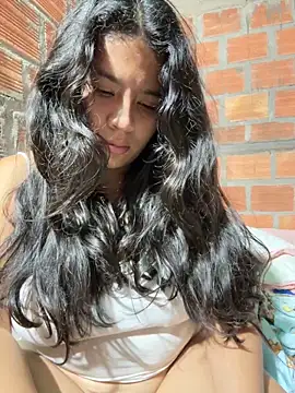 moncerrat luna online show from 02/11/25, 06:11