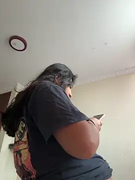 moncerrat luna online show from 10/20/25, 07:36