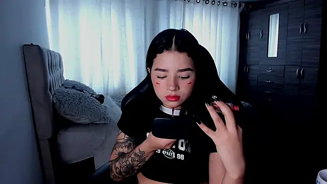 aliice walker  online show from 12/02/25, 03:51