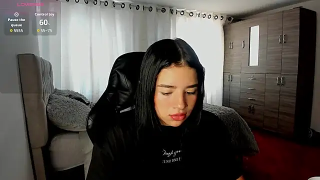 aliice walker  online show from 12/03/25, 04:05