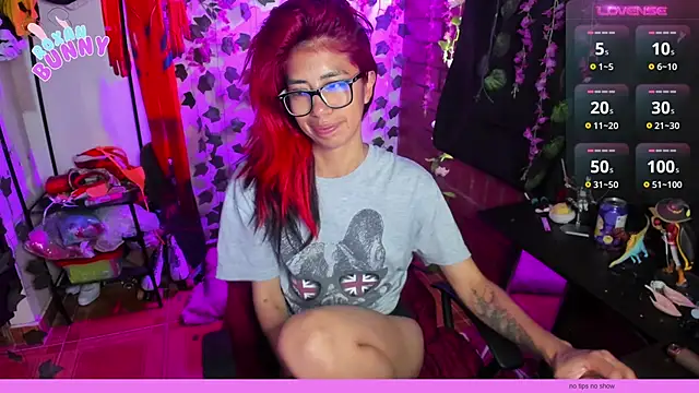 Roxanbunny1 online show from 02/02/25, 10:28