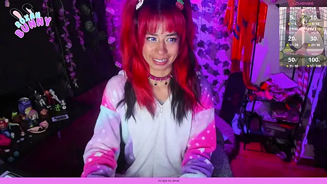 Roxanbunny1 online show from 02/18/25, 07:43