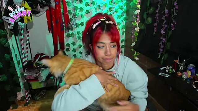 Roxanbunny1 online show from 02/23/25, 12:37