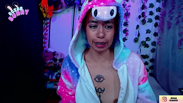Roxanbunny1 online show from 09/15/25, 02:44