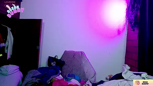 Roxanbunny1 online show from 11/12/25, 03:29