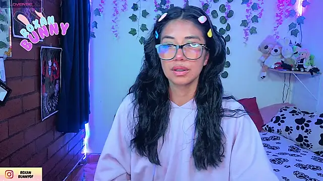 Roxanbunny1 online show from 06/10/26, 02:45