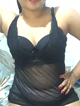 Snapshot of Rose_Olivia chatting on 02/02/25, 01:52 Rose Olivia online show from 02/02/25, 01:52