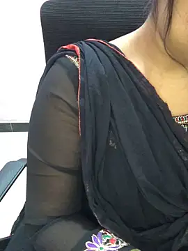 Snapshot of Rose_Olivia chatting on 02/12/26, 03:51 Rose Olivia online show from 02/12/26, 03:51