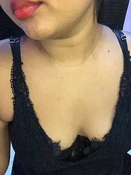 Snapshot of Rose_Olivia chatting on 03/12/26, 04:13 Rose Olivia online show from 03/12/26, 04:13