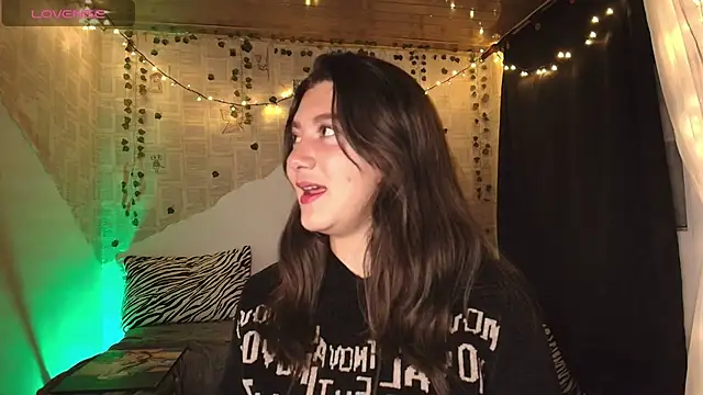 kisstarxxx online show from 10/18/25, 04:04