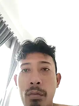 Snapshot of Dwirosebig chatting on 10/30/25, 04:03 Dwirosebig online show from 10/30/25, 04:03