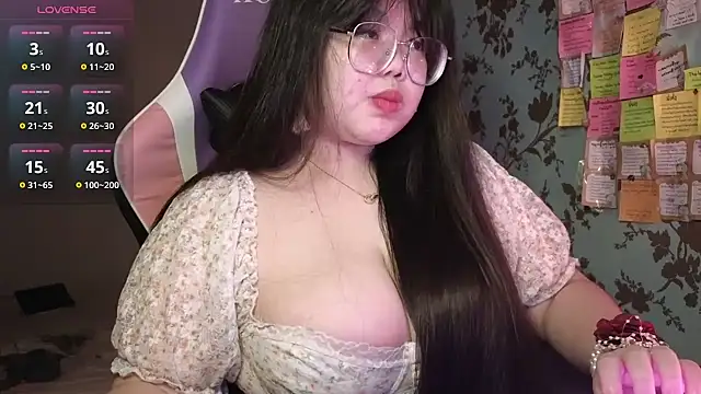 Snapshot of ANNELIESE_ chatting on 12/06/24, 07:34 ANNELIESE online show from 12/06/24, 07:34