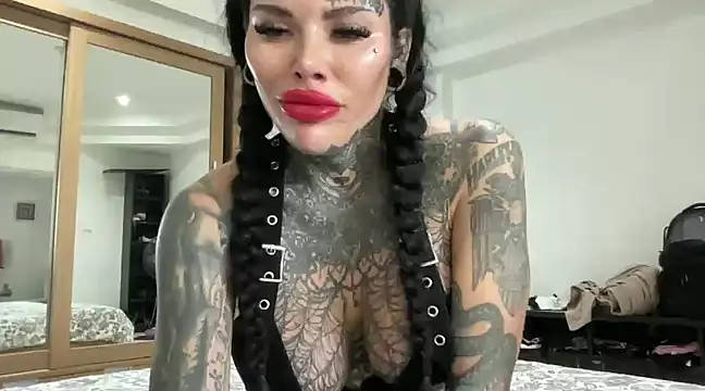 Snapshot of claudiacvc95 chatting on 01/26/25, 04:30 claudiacvc95 online show from 01/26/25, 04:30