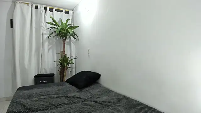 Snapshot of Lia-y-felipe chatting on 02/26/26, 11:48 Lia-y-felipe online show from 02/26/26, 11:48