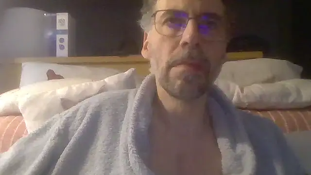 ptitcanard60600 online show from 11/30/25, 10:47