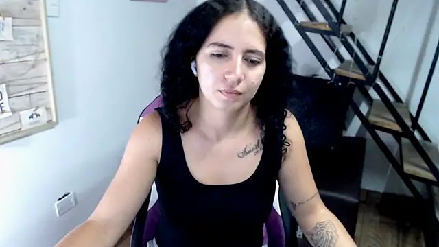 samantha baby  online show from 10/28/25, 08:11