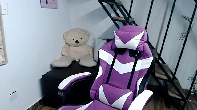 samantha baby  online show from 11/23/25, 05:46