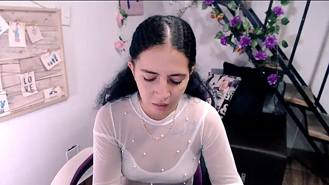 samantha baby  online show from 06/04/26, 06:58
