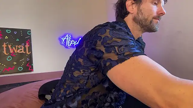 Snapshot of alexmannd chatting on 02/01/26, 05:11 alexmannd online show from 02/01/26, 05:11