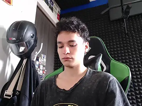 Snapshot of Curly_Angel24 chatting on 02/02/26, 03:11 Curly Angel24 online show from 02/02/26, 03:11