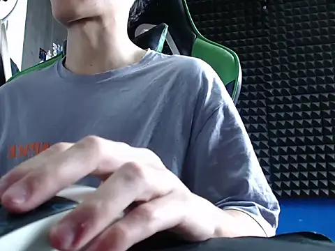 Snapshot of Curly_Angel24 chatting on 02/16/26, 04:03 Curly Angel24 online show from 02/16/26, 04:03